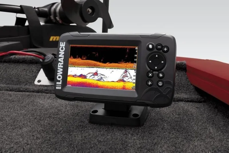 Slide: The Image of Lowrance fish finder on 2024 Tracker Pro Team™ 195 TXW Tournament Edition boat. - 26