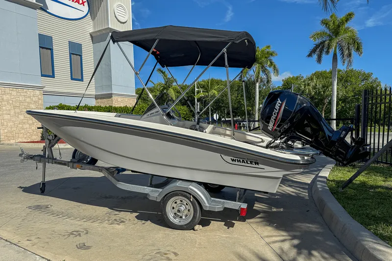 Slide: The Image of Boston Whaler 130 Super Sport 2026 - 1