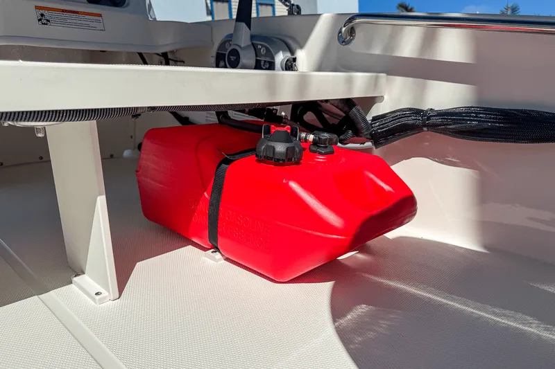 Slide: The Image of Boston Whaler 130 Super Sport 2026 - 7