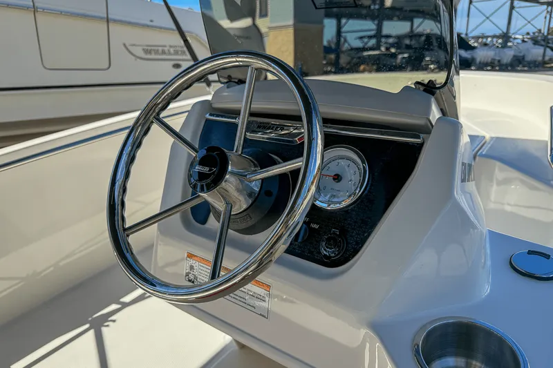Slide: The Image of Boston Whaler 130 Super Sport 2026 - 8