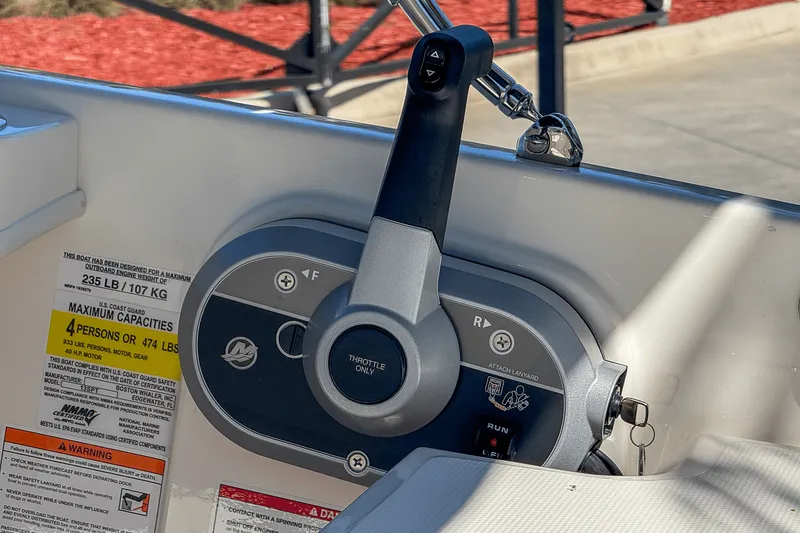 Slide: The Image of Boston Whaler 130 Super Sport 2026 - 9