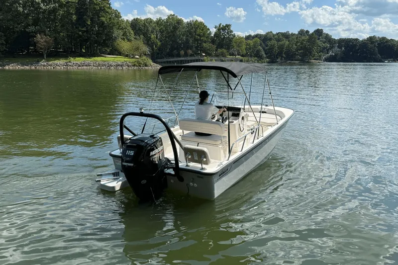 Slide: The Image of Boston Whaler 170 Montauk 2026 - 3