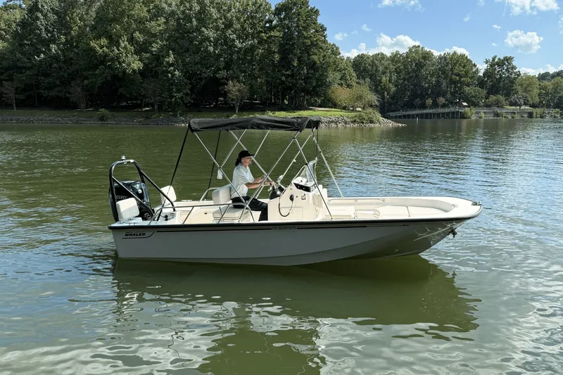 Slide: The Image of Boston Whaler 170 Montauk 2026 - 5