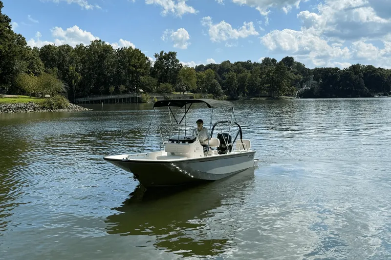 Slide: The Image of Boston Whaler 170 Montauk 2026 - 6