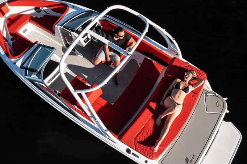 Slide: The Image of Four Winns H1 - FREEDOM 2026 - 8