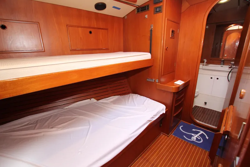 Slide: The Image of Fwd P guest cabin - 16