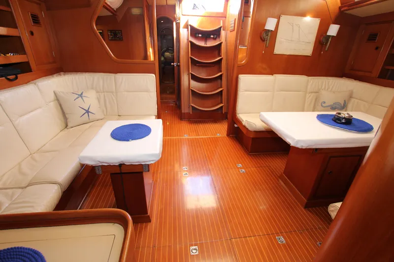 Slide: The Image of Saloon from fwd - 18