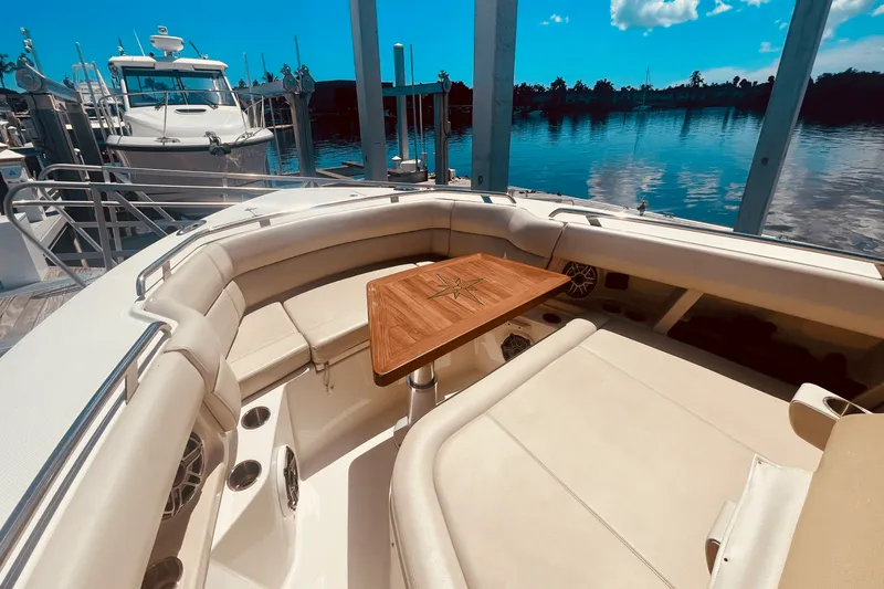 Slide: The Image of Boston Whaler 350 REALM 2023 - 12