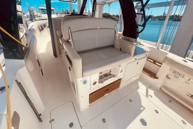 Slide: The Image of Boston Whaler 350 REALM 2023 - 24