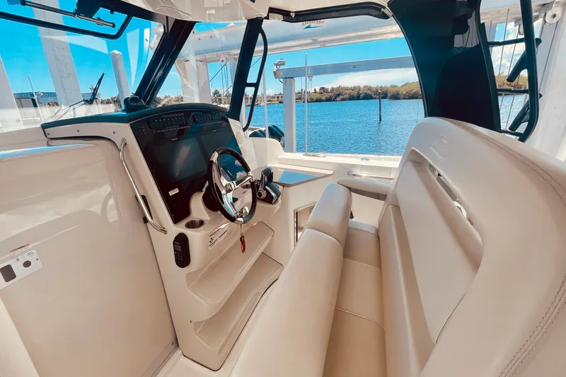 Slide: The Image of Boston Whaler 350 REALM 2023 - 25