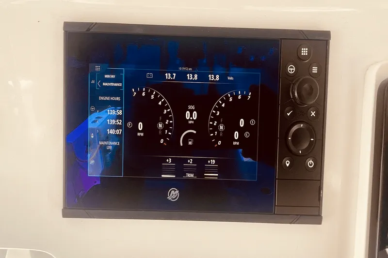 Slide: The Image of Boston Whaler 350 REALM 2023 - 30