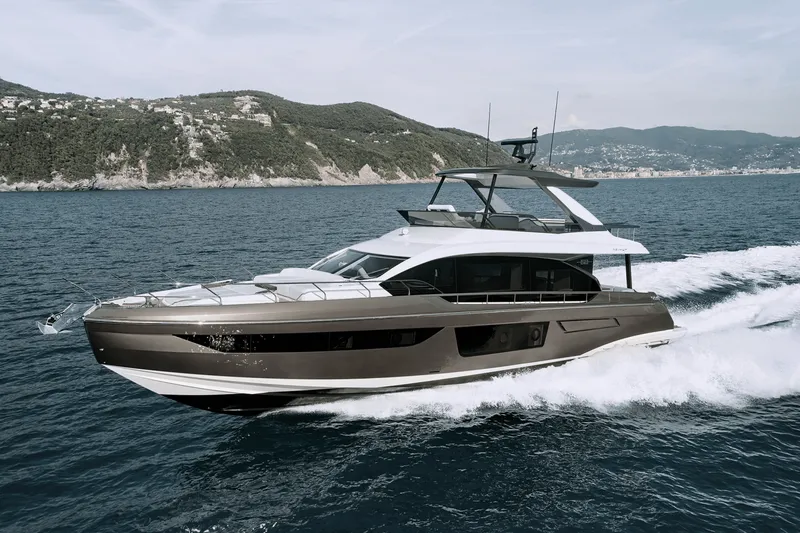 Slide: The Image of Azimut Fly 68 2026 - 1