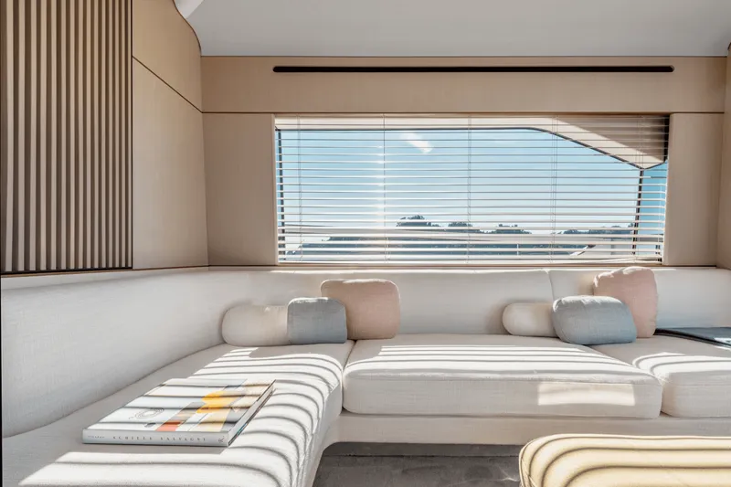 Slide: The Image of Azimut Fly 68 2026 - 19