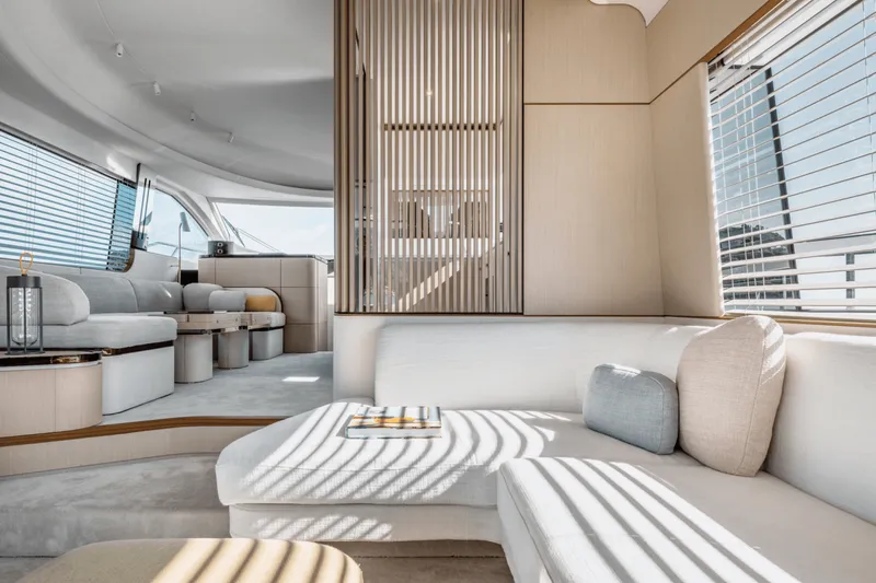 Slide: The Image of Azimut Fly 68 2026 - 20