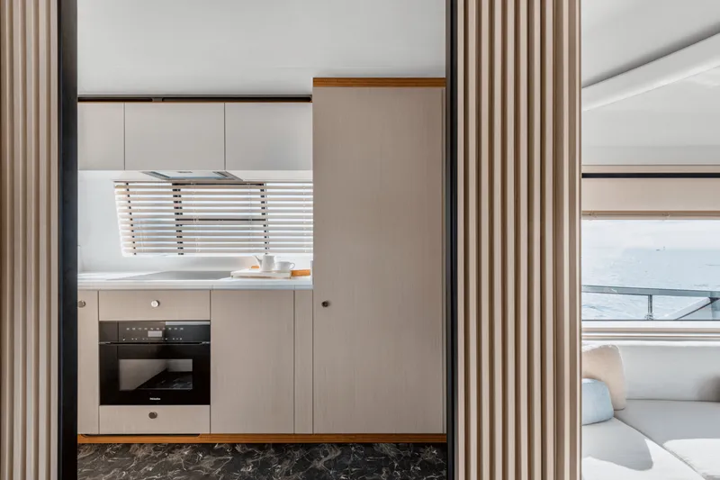 Slide: The Image of Azimut Fly 68 2026 - 24