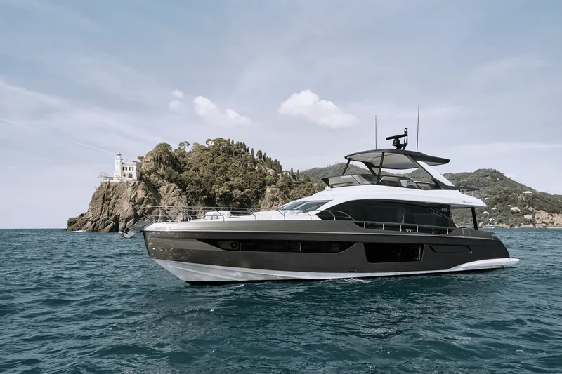 Slide: The Image of Azimut Fly 68 2026 - 3