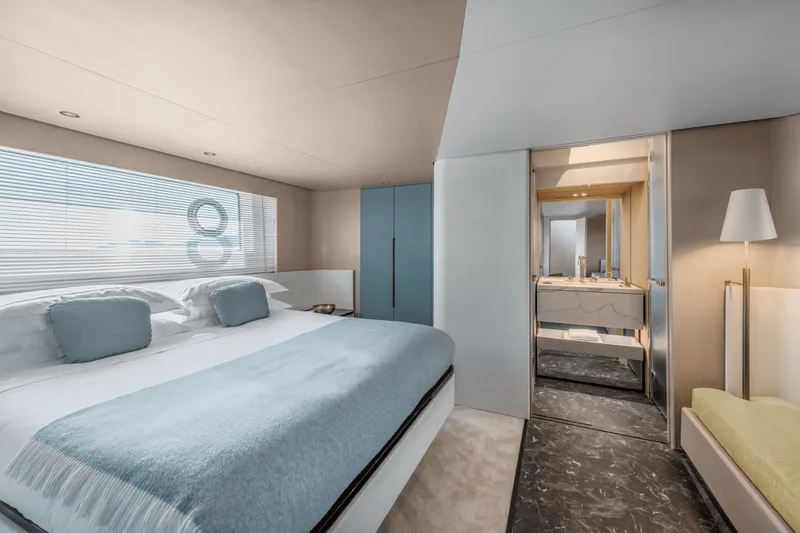 Slide: The Image of Azimut Fly 68 2026 - 31