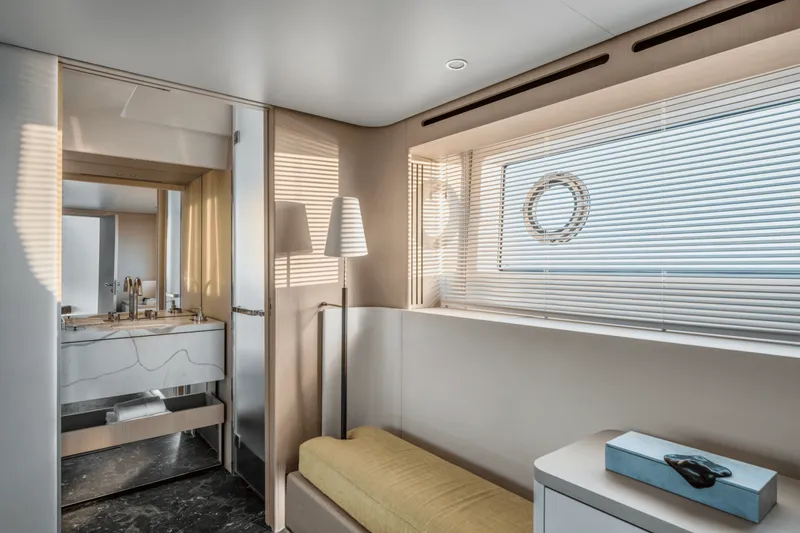 Slide: The Image of Azimut Fly 68 2026 - 32