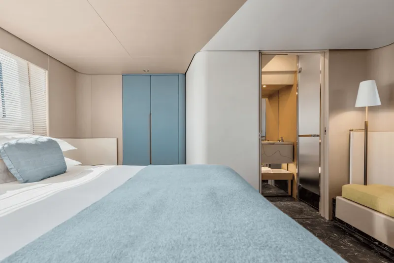 Slide: The Image of Azimut Fly 68 2026 - 34