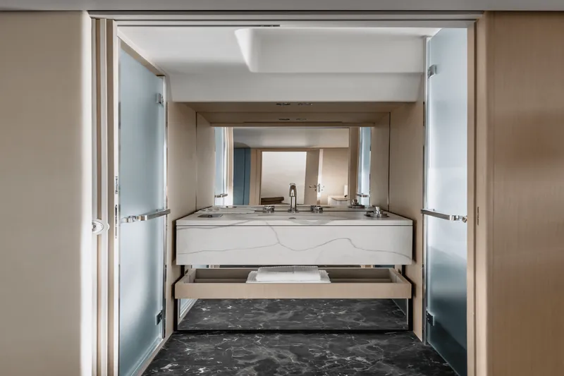 Slide: The Image of Azimut Fly 68 2026 - 36