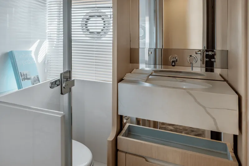 Slide: The Image of Azimut Fly 68 2026 - 39