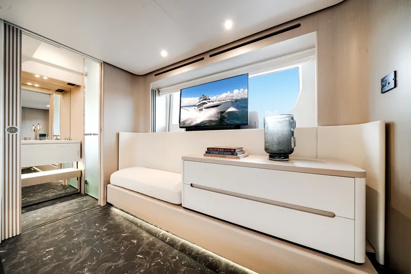 Slide: The Image of Azimut Fly 68 2026 - 53