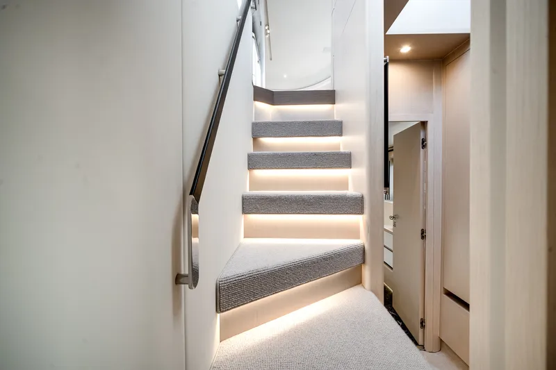 Slide: The Image of Azimut Fly 68 2026 - 55