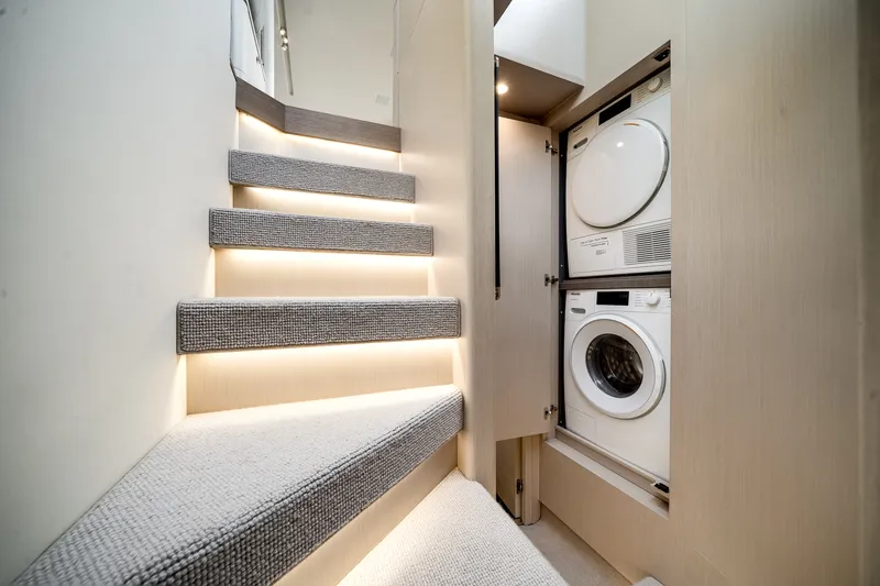 Slide: The Image of Azimut Fly 68 2026 - 56