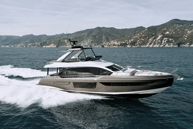 Slide: The Image of Azimut Fly 68 2026 - 6