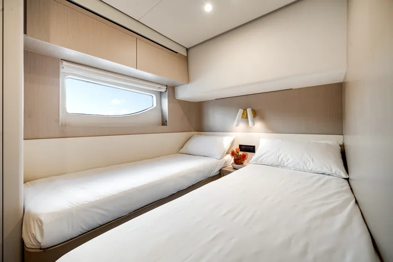 Slide: The Image of Azimut Fly 68 2026 - 63