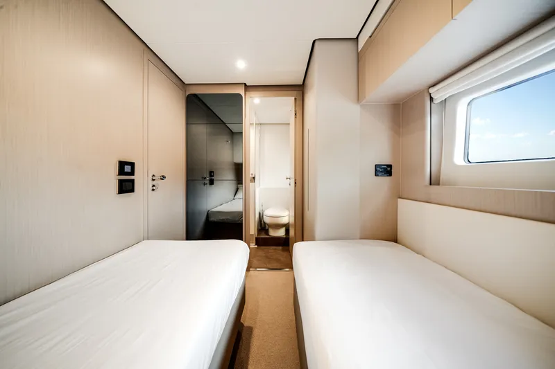 Slide: The Image of Azimut Fly 68 2026 - 64