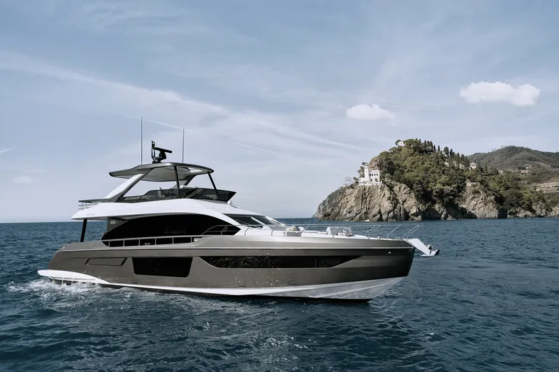 Slide: The Image of Azimut Fly 68 2026 - 7