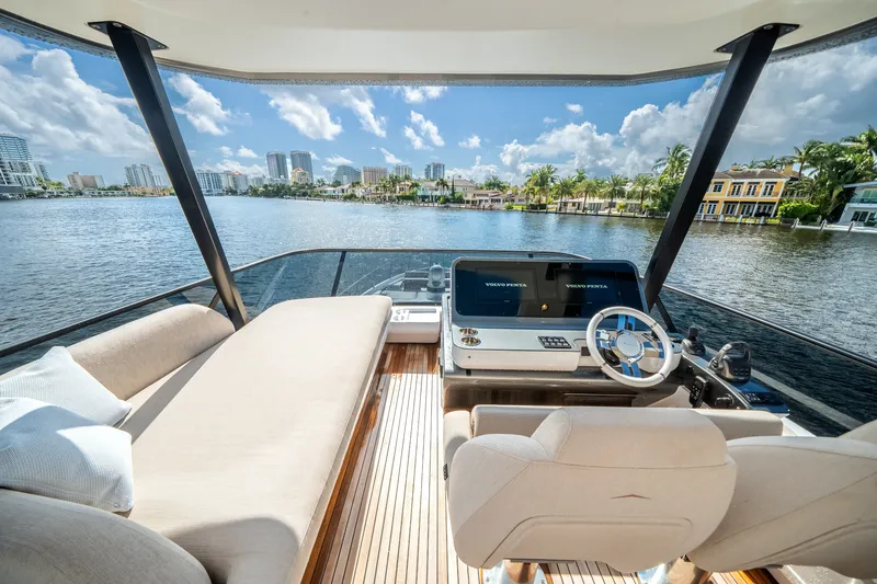 Slide: The Image of Azimut Fly 68 2026 - 76