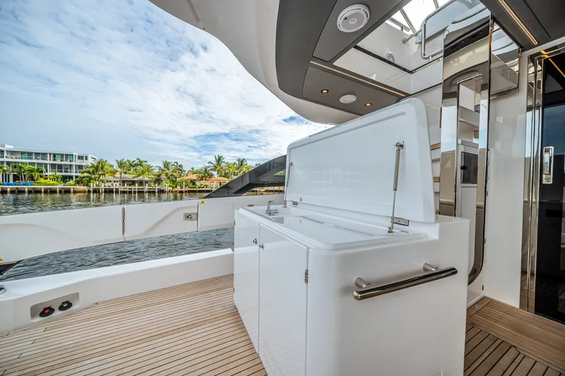 Slide: The Image of Azimut S8 2026 - 17