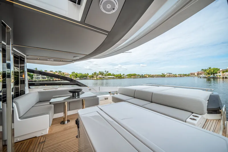 Slide: The Image of Azimut S8 2026 - 18