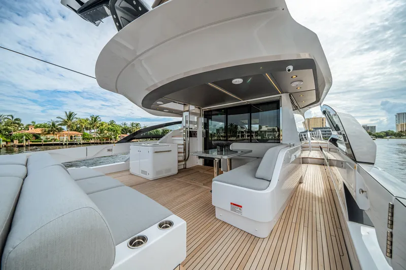 Slide: The Image of Azimut S8 2026 - 19