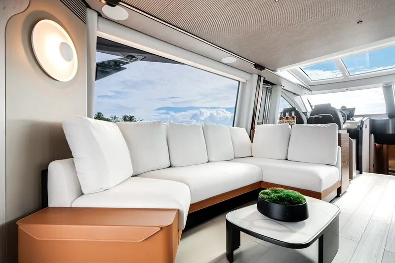 Slide: The Image of Azimut S8 2026 - 24