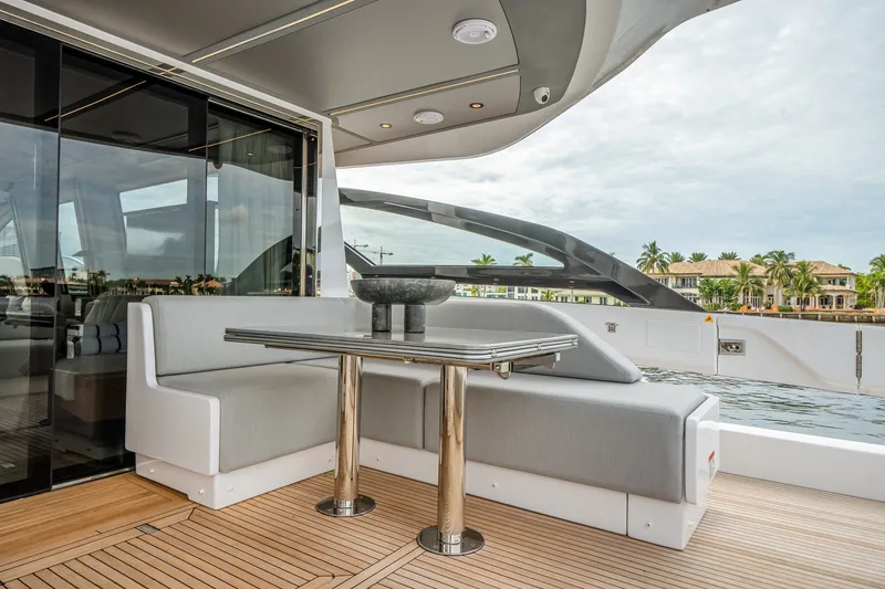 Slide: The Image of Azimut S8 2026 - 16