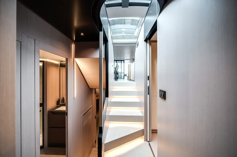 Slide: The Image of Azimut S8 2026 - 37