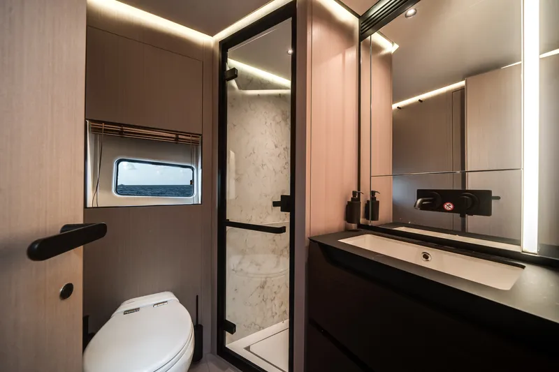 Slide: The Image of Azimut S8 2026 - 64