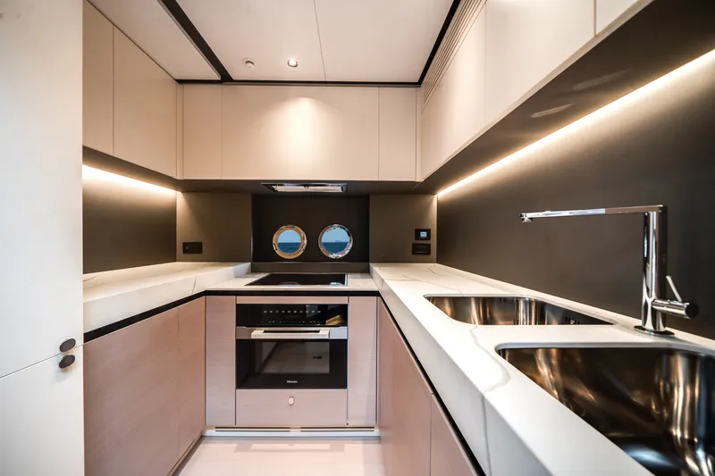 Slide: The Image of Azimut S8 2026 - 66