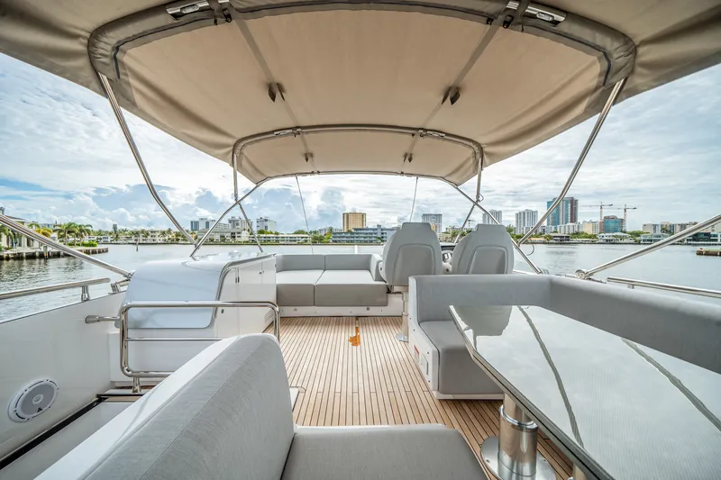 Slide: The Image of Azimut S8 2026 - 70