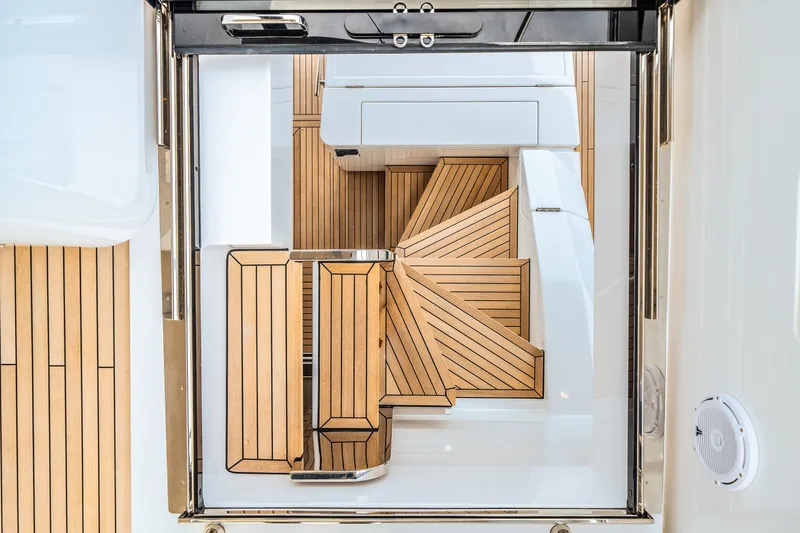 Slide: The Image of Azimut S8 2026 - 76