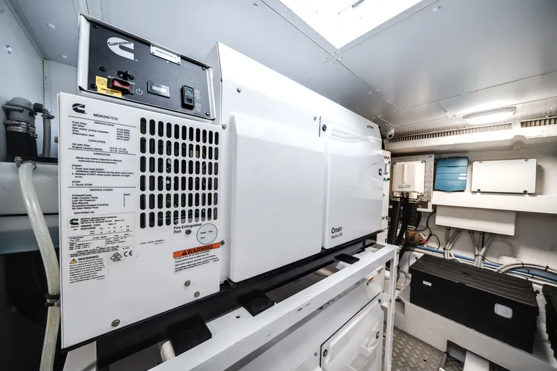 Slide: The Image of Azimut S8 2026 - 80