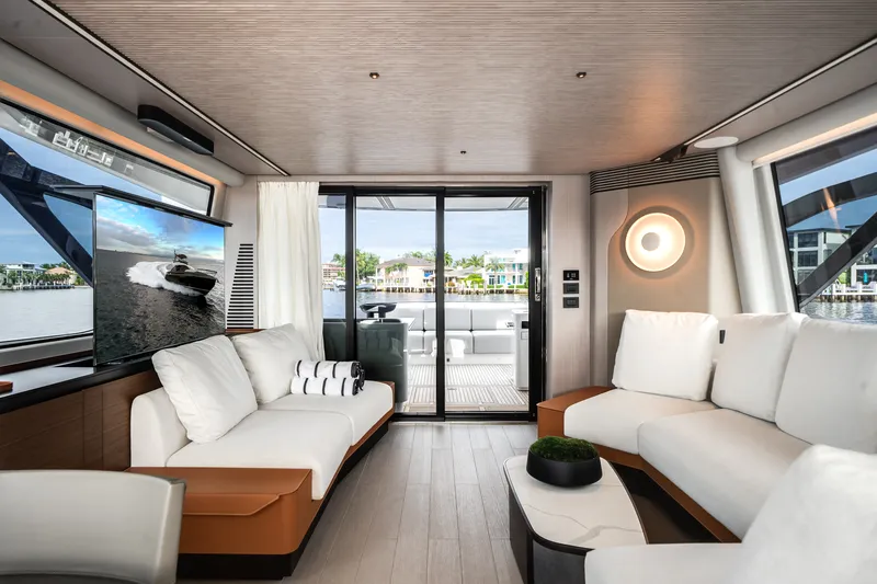 Slide: The Image of Azimut S8 2026 - 28