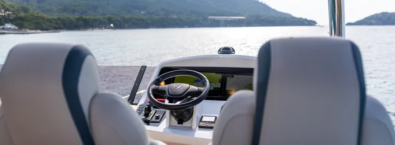 Slide: The Image of Fairline Squadron 58 - 3