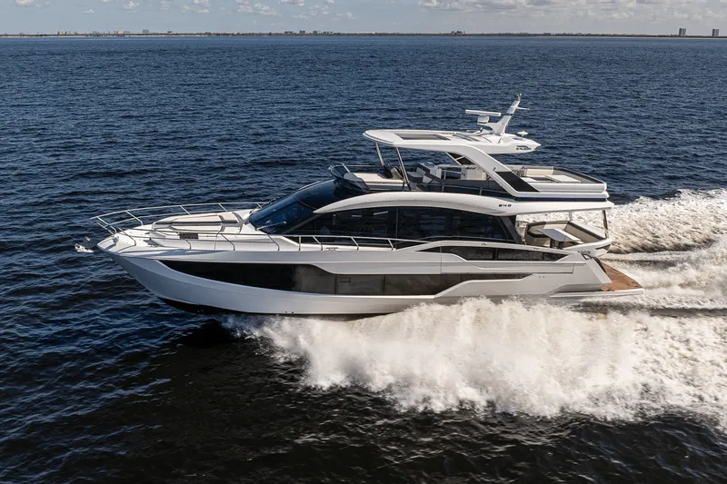 Slide: The Image of Galeon 640 FLY 2026 - 104