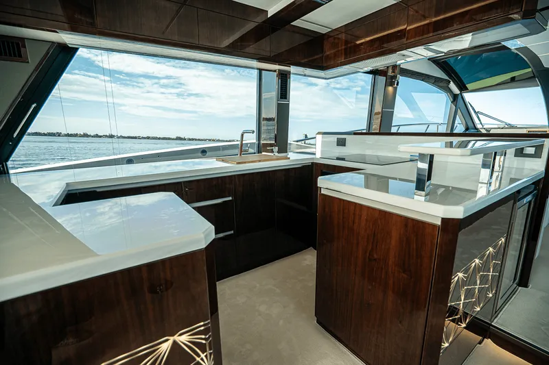 Slide: The Image of Galeon 640 FLY 2026 - 11