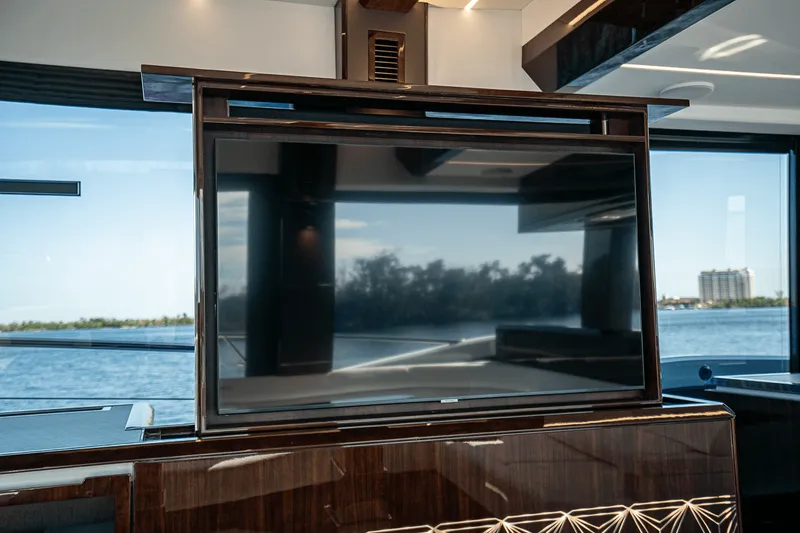 Slide: The Image of Galeon 640 FLY 2026 - 23