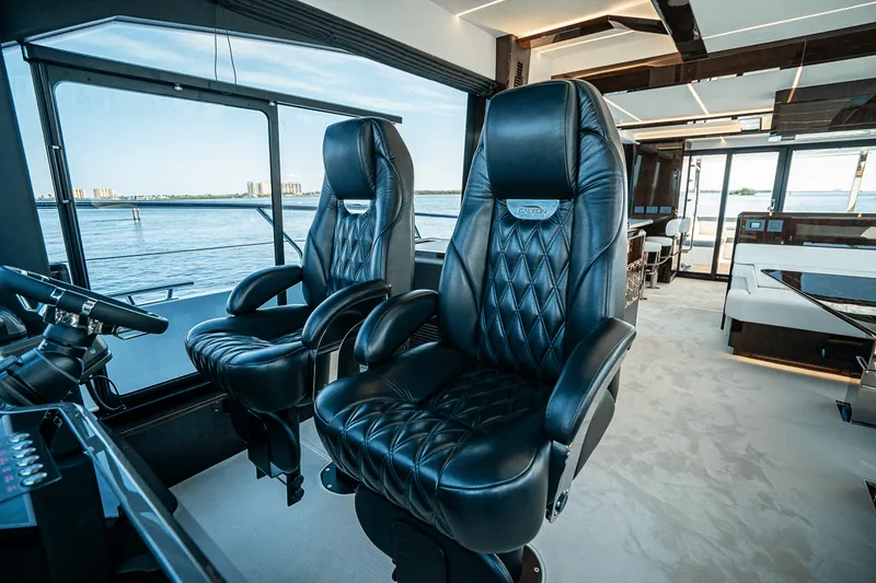 Slide: The Image of Galeon 640 FLY 2026 - 26